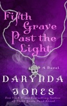 Darynda Jones - Fifth Grave Past the Light