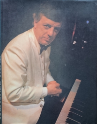 Янис Петерс - Раймонд Паулс: И жизнь, и песня, и родина / Raimonds Pauls: Dziesmā, dzivē, dzimtenē